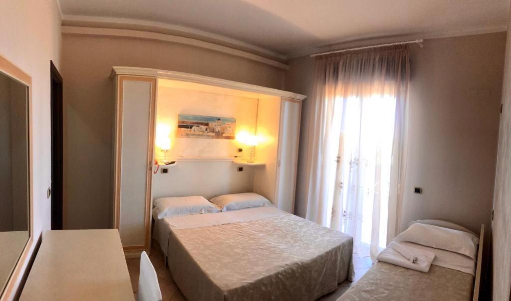Pensione Degli Ulivi Porto SantʼElpidio Extérieur photo