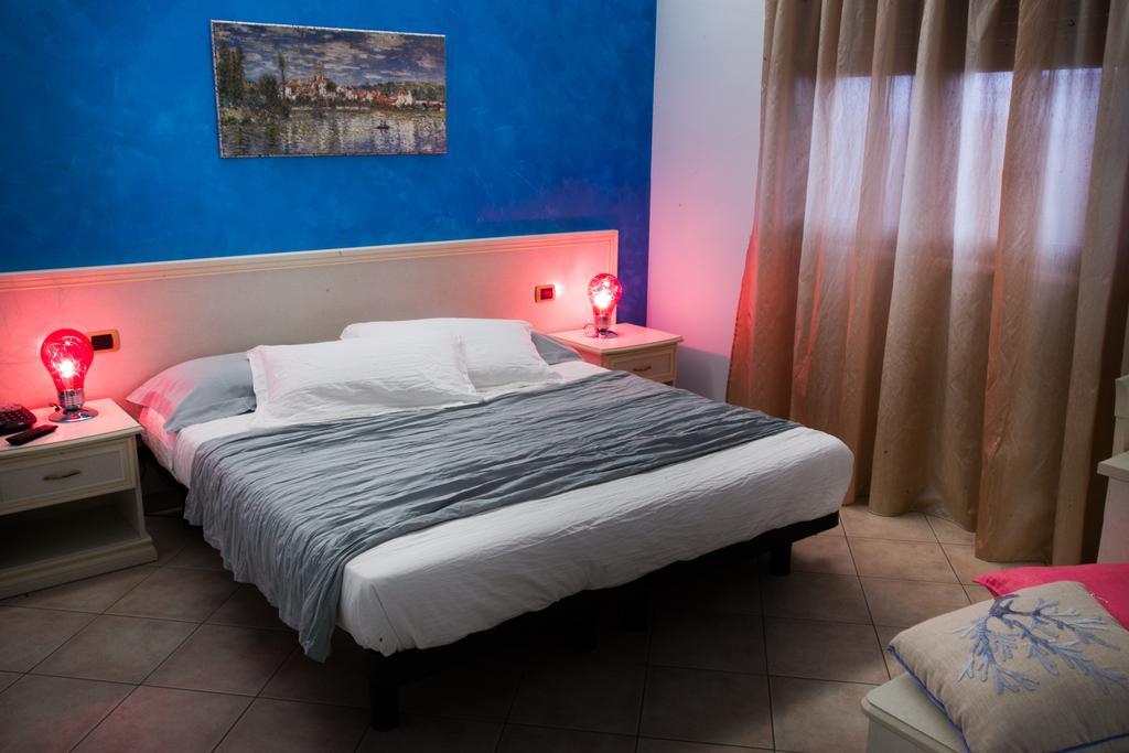 Pensione Degli Ulivi Porto SantʼElpidio Chambre photo