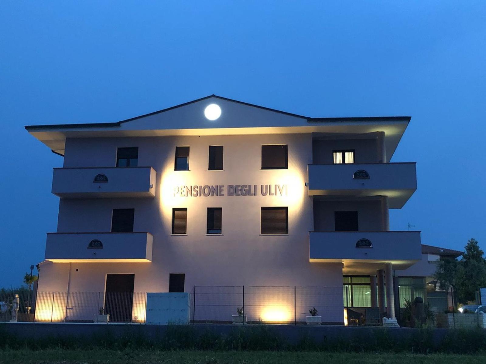 Pensione Degli Ulivi Porto SantʼElpidio Extérieur photo