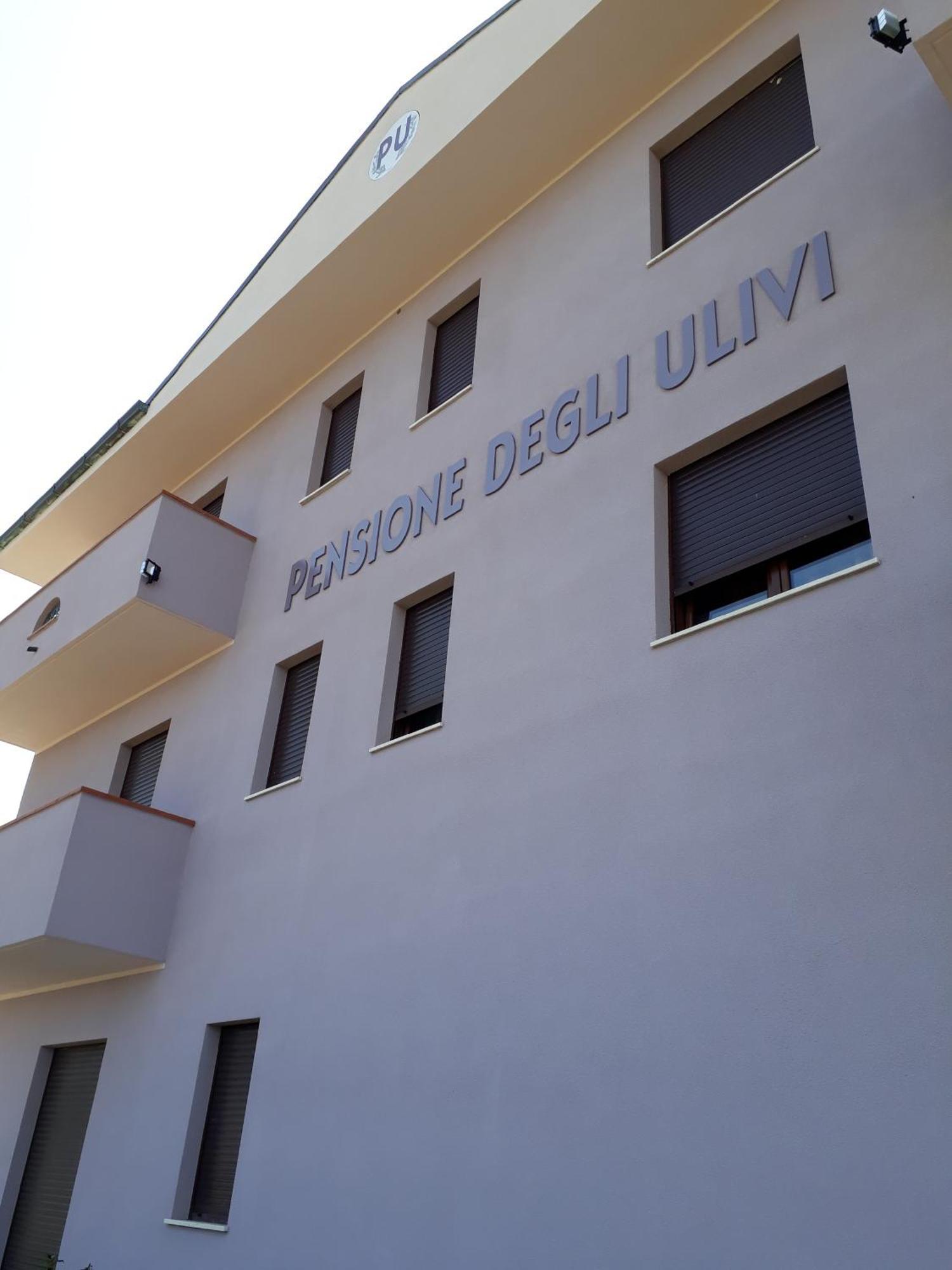 Pensione Degli Ulivi Porto SantʼElpidio Extérieur photo