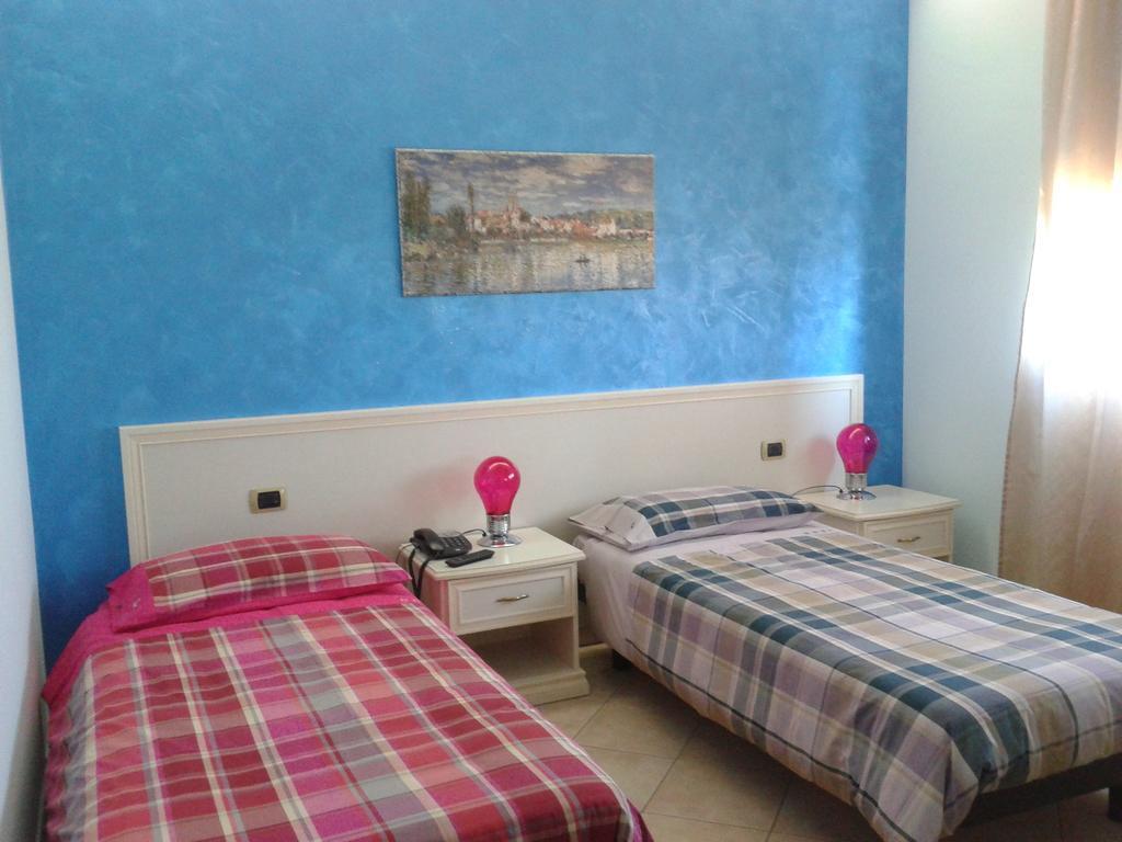 Pensione Degli Ulivi Porto SantʼElpidio Chambre photo