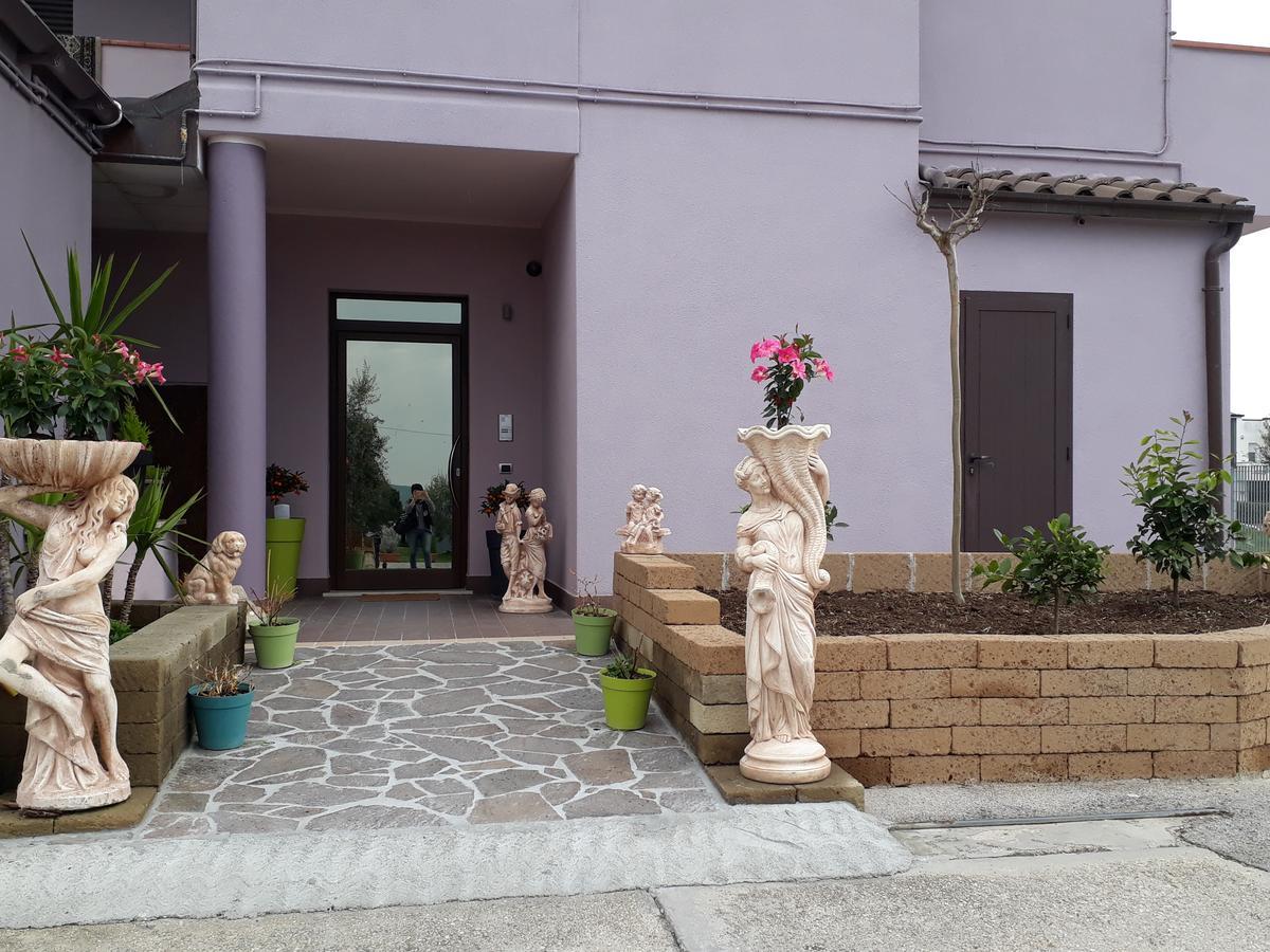 Pensione Degli Ulivi Porto SantʼElpidio Extérieur photo